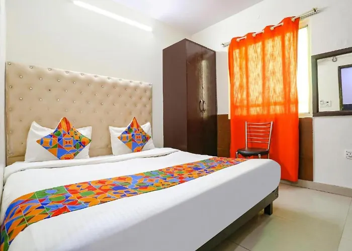 Hotel Lazeez - Near Central Market