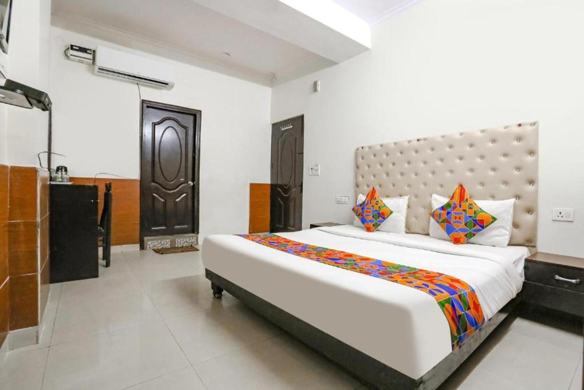 Bed & Breakfast Lazeez - Near Market *