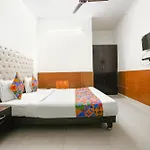 Hotel Lazeez - Near Central Market